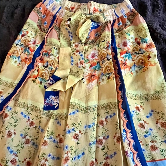 JOHNNY WAS Floral Print Scalloped Edge Tie Waist Pants - Picture 14 of 15